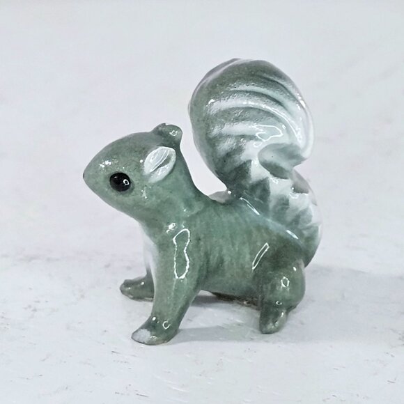 Hagen Renaker Grey Squirrel Mama Miniature Figurine Vintage *Chip* - Picture 3 of 8